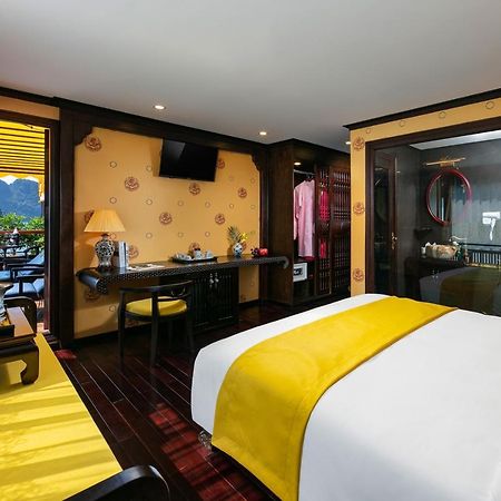 فندق Nostalgia Halong Cruise ها لونغ المظهر الخارجي الصورة