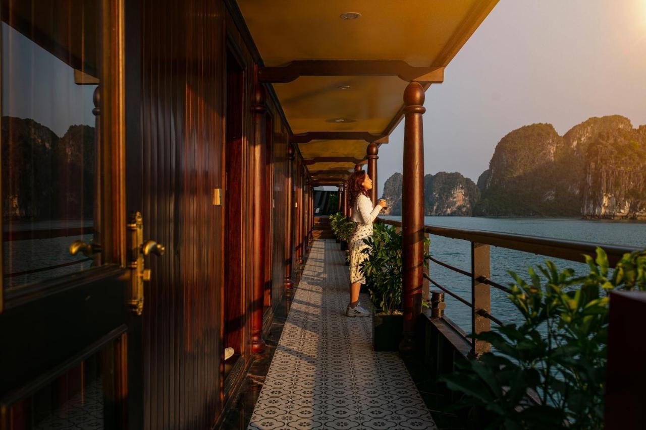 فندق Nostalgia Halong Cruise ها لونغ المظهر الخارجي الصورة