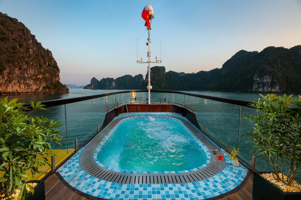 فندق Nostalgia Halong Cruise ها لونغ المظهر الخارجي الصورة